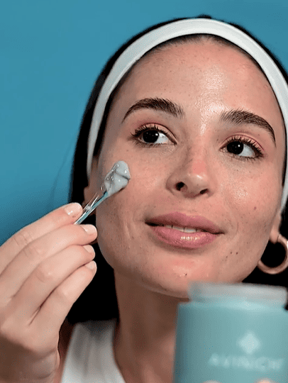 Avinichi mycelium and mushroom skincare mask