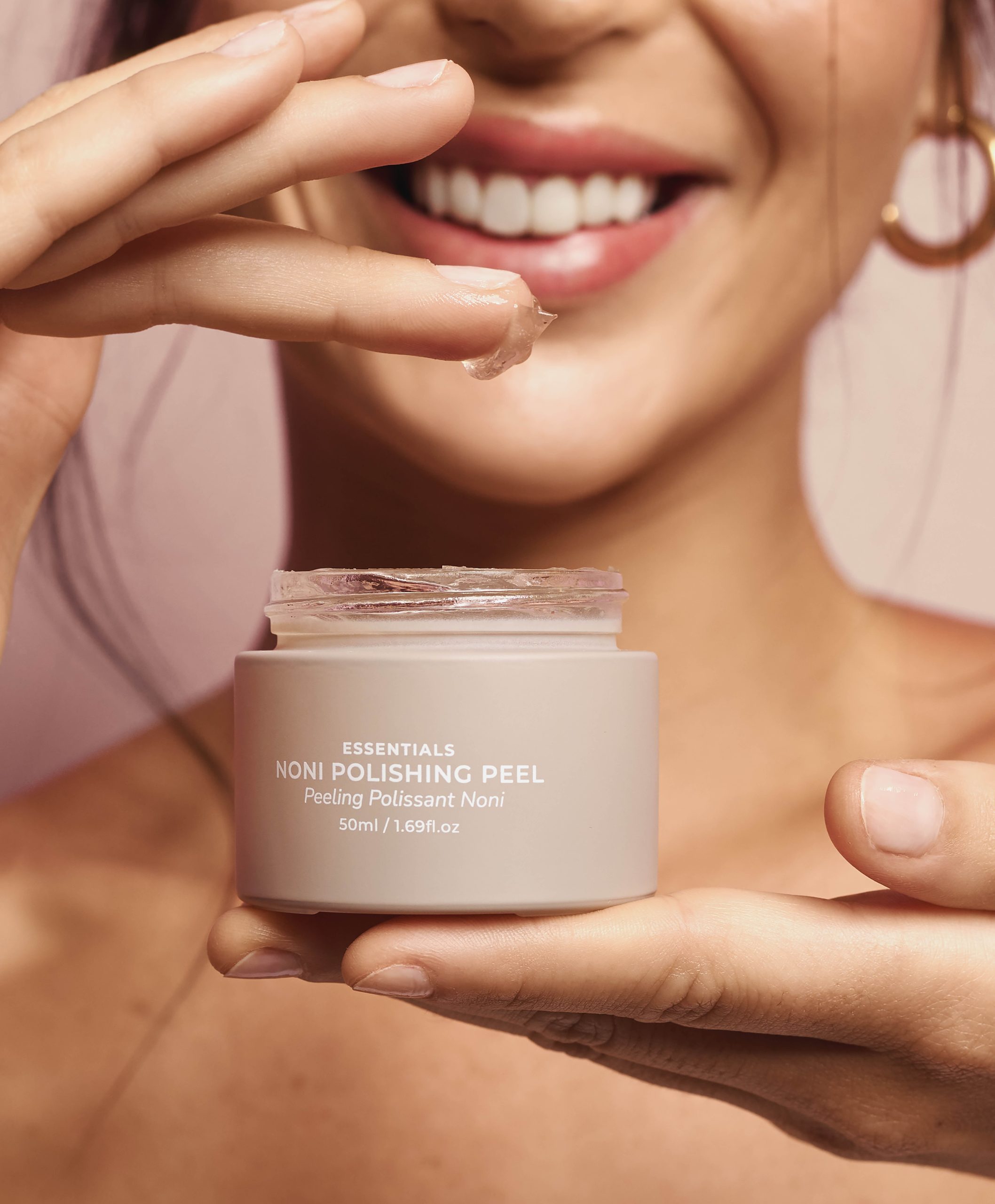 Avinichi Noni Polishing Peel open jar and peel on finger