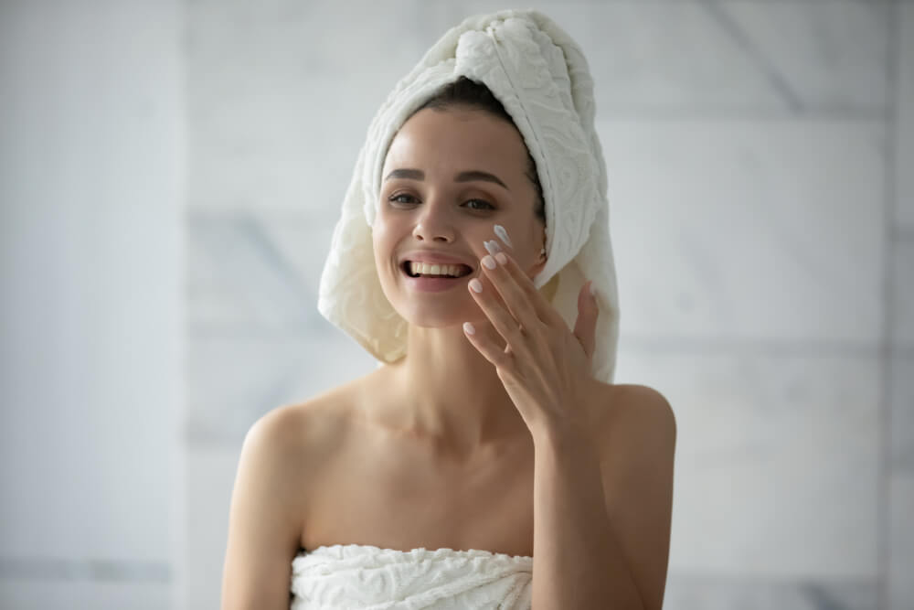 woman doing skincare